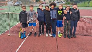 Palaja : tennis, les 11-12 ans gagnent à l’extérieur