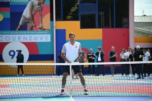 Quand Roger Federer inaugure un court de tennis à la Courneuve…