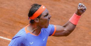 Roland Garros > Amélie Mauresmo (directrice du tournoi) sur Rafael Nadal : « À l&rsquo;époque, en 2005, on disait : &lsquo;Ce gars-là, il ne gagnera jamais à Wimbledon&rsquo;. Sur dur, ça va être compliqué aussi. Et la façon dont il a fait évoluer son jeu, c&rsquo;est absolument remarquable »