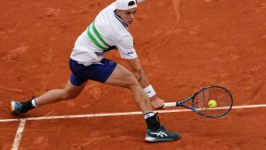 Roland-Garros : « J’étais rôti… » Arthur Cazaux défait mais heureux d’avoir régalé le public pour son retour sur les courts