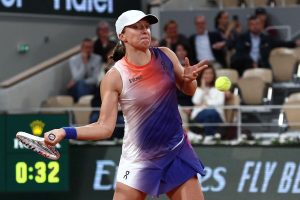 Roland-Garros : Swiatek, intraitable, rejoint Osaka au second tour