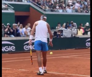 Roland Garros, Vidéos > Nadal très perturbé pendant son entrainement demande presque le silence !