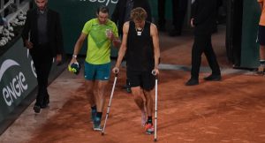 Roland Garros > Zverev, avant d&rsquo;affronter Nadal au 1er tour : « Je voulais absolument jouer contre lui avant la fin de sa carrière. Je ne voulais pas que mon dernier souvenir face à lui soit une sortie du Chatrier dans un fauteuil roulant »