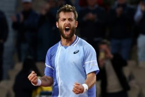 Roland-Garros: malgré un trou d&rsquo;air, Moutet se qualifie pour le 3e tour