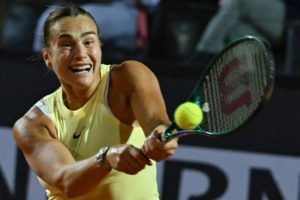 Rome: Sabalenka, bousculée par Svitolina, en quart dans la souffrance
