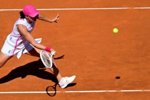 Rome: Swiatek, trop forte pour Gauff, file en finale pour la 3e fois