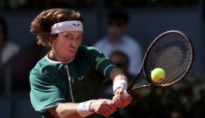 Rublev et Auger-Aliassime, finalistes rescapés de l&rsquo;hécatombe madrilène