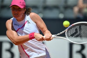 Tennis : Swiatek passe le 3e tour à Rome après une petite frayeur