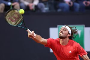 Tsitsipas et Hurkacz se font éliminer en quarts de finale