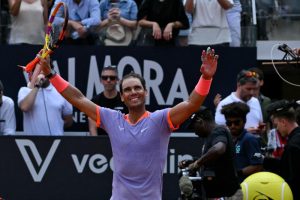 Un Nadal à deux vitesses passe le premier tour à Rome