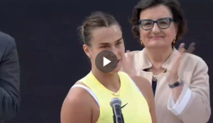Vidéos, WTA – Rome > Sabalenka à son équipe après sa défaite en finale contre Swiatek : « Merci de m&rsquo;avoir aidé à perdre une autre finale »