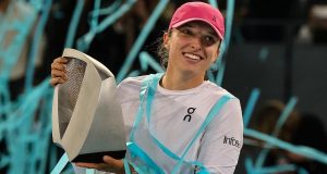 WTA – Madrid > Iga Swiatek : « Si je devais jouer contre un homme, je perdrais. Mais ce n&rsquo;est pas cela qui compte. Il s&rsquo;agit de la façon dont deux joueurs de tennis jouent l&rsquo;un contre l&rsquo;autre et des émotions que cela éveille chez les gens »