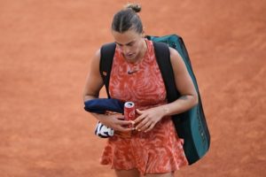 A neuf jours de Wimbledon, Sabalenka et Jabeur abandonnent à leur tour
