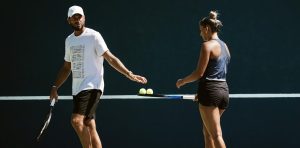 WTA – Bogota > Bastien Fazincani, coach de la 98e mondiale : « On a dû acheter 15 dollars le tube de 3 balles, sachant que trois balles, ça dure vingt minutes à cette altitude. Il a fallu attendre le premier jour des qualifs, le samedi, pour que des serviettes soient enfin distribuées »