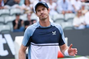 Andy Murray abandonne en huitièmes de finale du Queen&rsquo;s, Jordan Thompson file en quarts