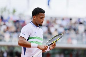 Arthur Fils dominé par Alexander Zverev en quarts de finale à Halle