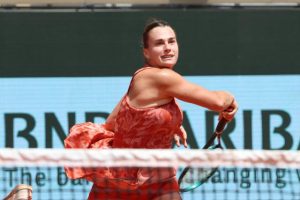Aryna Sabalenka balaye Emma Navarro pour se hisser en quarts de finale de Roland-Garros