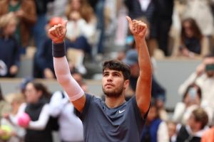 Carlos Alcaraz avant d&rsquo;affronter Jannik Sinner à Roland-Garros : « C&rsquo;est un des défis les plus difficiles à relever »