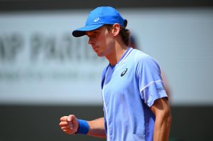 De Minaur fera face à Korda pour le titre