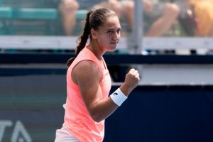 Diane Parry domine Kimberly Birrell et rallie les demi-finales à Nottingham
