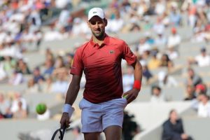 Djokovic a décidé de se faire opérer ce mercredi à Paris avec l&rsquo;espoir de revenir à temps pour les JO 2024
