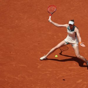 Elena Rybakina, qualifiée en quarts de Roland-Garros : « Je dois être plus patiente dans les longs échanges »