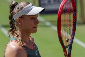 Elena Rybakina se retire du tournoi de Berlin en proie à des douleurs abdominales