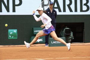 Iga Swiatek expédie Anastasia Potapova et file en quarts de finale de Roland-Garros