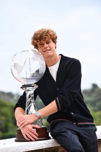 Jannik Sinner reçoit les félicitations des plus grandes légendes du tennis.