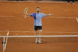 Le programme du dimanche 2 juin à Roland-Garros avec Moutet, Swiatek et Alcaraz