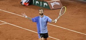 Roland Garros > Moutet, avant de défier Sinner en huitièmes : « Rendre les gens fous, ce n&rsquo;est pas mon premier objectif. Je ne sais pas ce que tu veux dire par là mais tennistiquement, c&rsquo;est une qualité »