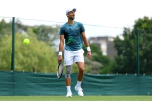 Novak Djokovic a battu Daniil Medvedev dans un match d&rsquo;exhibition à Hurlingham