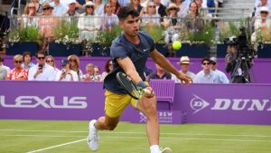 Pour la deuxième fois de la saison, des abeilles s&rsquo;en prennent à Carlos Alcaraz en plein match