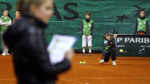 Roland-Garros 2024 : combien gagnent les ramasseuses et ramasseurs de balles ?