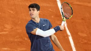 Roland-Garros: Alcaraz écarte Tsitsipas pour s&rsquo;offrir une demi-finale de rêve face au futur numéro 1 mondial