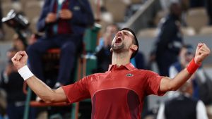 Roland-Garros: Djokovic exulte après sa victoire difficile à… 3h du matin, « si vous avez une fête, je viens »