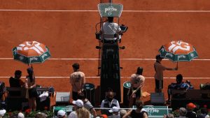 Roland-Garros : « J’ai retrouvé la vie ! » Après une agression, cet arbitre devient le premier juge de ligne en fauteuil roulant du tournoi