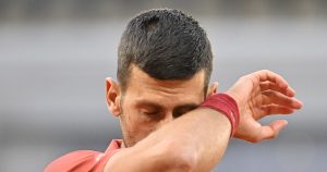 Roland Garros > « Quand on se souvient que Djokovic a retardé son opération du coude parce qu&rsquo;il détestait l&rsquo;idée de se faire opérer… Cela en dit long sur l&rsquo;urgence de cette opération du genou », souligne Carole Bouchard