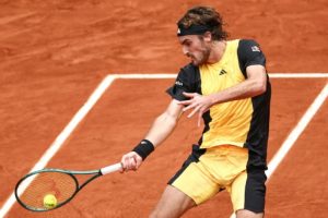 Roland-Garros: Tsitsipas et Alcaraz ont rendez-vous en quarts