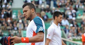 Roland Garros > Tsonga sur sa balle de match manquée face à Djokovic en 2012 : « Quand je suis rentré aux vestiaires, Nadal est venu me voir et m&rsquo;a dit : &lsquo;Mais qu&rsquo;est-ce que tu as fait ? Tu aurais dû jouer croisé' »