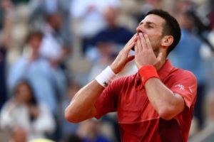 Roland-Garros: humain après tout, Djokovic voulait tant entrer dans le coeur du public