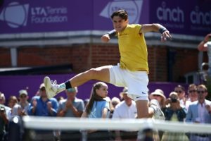 Tournoi ATP du Queen&rsquo;s: Alcaraz, N.2 mondial et tenant du titre, surpris par Draper en huitièmes