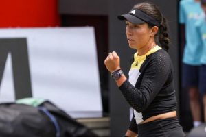 Une demi-finale à finir contre Gauff et cinq balles de match sauvées contre Kalinskaya : la folle journée de Pegula, titrée à Berlin