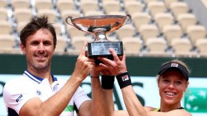 VIDEO. Roland-Garros : « Je me suis dit, je ne peux pas dire non », le texto qui a tout changé entre Laura Siegemund et Roger-Vasselin titrés en double mixte