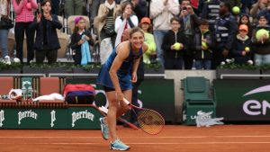 VIDEO. Roland-Garros : « Merci ! » Naturalisée française l’an dernier et qualifiée en 8e, Varvera Gracheva a chanté la Marseillaise avec le public