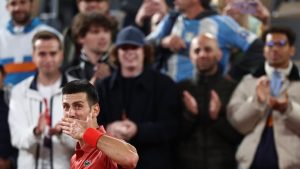 VIDEO. Roland-Garros : pétanque, maîtrise parfaite du français… Pourquoi Novak Djokovic veut absolument plaire aux Français