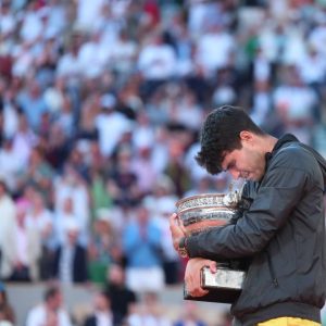 Vainqueur d&rsquo;Alexander Zverev, Carlos Alcaraz remporte son premier Roland-Garros