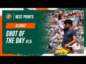 Vidéo: Regardez l&rsquo;incroyable point d&rsquo;Alcaraz contre Zverev. C&rsquo;est le point de la journée du 15e jour à Roland-Garros.