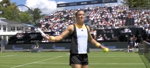 Vidéos, WTA – Hambourg > Sakkari encore battue au 1er tour et dégoûtée par l&rsquo;arbitrage maison : « Tu crois que je suis née de la dernière pluie »