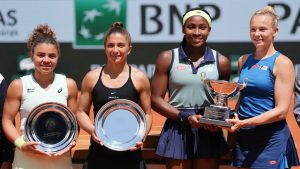 après sa défaite en simple, Paolini perd aussi la finale du double